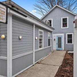 Wallys Place apt heart of Saugatuck walk anywhere