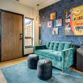 The Prima at The Louie Boutique Motel, Walk to Everything! Dog Friendly!, hotel in Newport