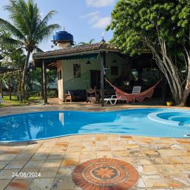 Chalé com piscina em Vilas do Atlântico, hotel i Lauro de Freitas