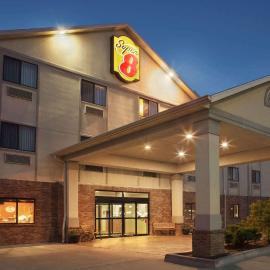 Super 8 by Wyndham Perryville, hotell i Perryville