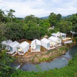 Cha-om camping ชะอม แคมป์ปิ้ง โรงแรมในแก่งคอย