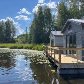 Kelluva Jokimaja, Hotel in Turenki
