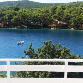 Holiday Home Jagoda -First Row to the Sea Brbinj، فندق في Brbinj
