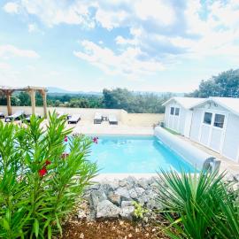 Villa Asunda B&B Spa & Sauna, Chambres d'Hôtes, hotel in Saint-Maximin-la-Sainte-Baume