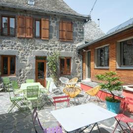 La Maison - Hôtel & Gîte, viešbutis mieste Lagjolis