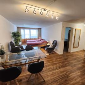 Stilvolles Apartment bei der Promenande - ideal für WEF und Parsennbahn