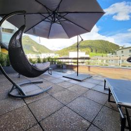 Stilvolles und ruhiges Apartment mit privater 60m2 Sonnenterrasse bei der Parsennbahn