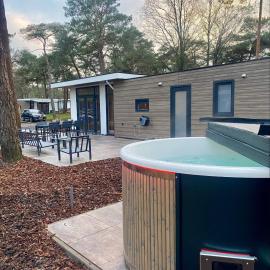 Haarle में, होटल Natuurhuisje Hellendoorn met luxe Hottub