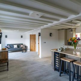 Tractor Shed, seaside cosy cottage for 4, hotel a Beaumaris