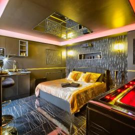 LA GOLDEN ROOM - Suite de Luxe avec Jacuzzi, hotel v destinácii Mâcon