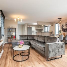 Spacious 120m2 Water Villa With Sauna Near Amsterdam