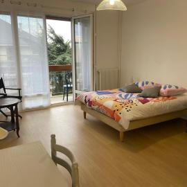 Joli studio avec balcon