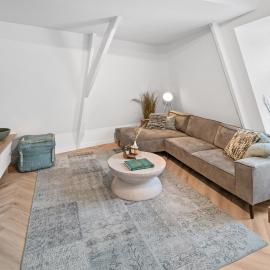 Unique penthouse near city center and Park, Hotel in Roosendaal