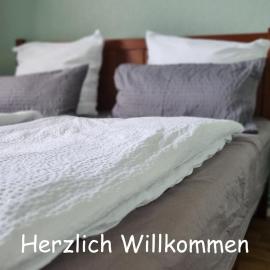 Design Apartment mit Klimaanlage, Parkplatz, Netflix, Disney, Dominos Pizza, Wallbox, Bahnhof Falkensee 5min - Berlin Hbf 23min