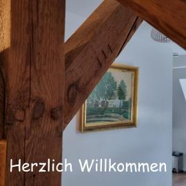 Exclusives Loft mit Klimaanlage, Parkplatz, Netflix, Disney, Wallbox, Dominos Pizza, Bahnhof Falkensee 5min - Berlin Hbf 23min