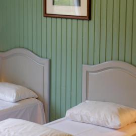Frya Leir: Frya şehrinde bir otel