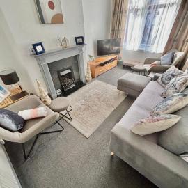 Entire holiday home in Blackpool with free parking and a private patio garden