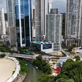 FLAT DUBAI - FRENTE RODA GIGANTE - PISCINA FRENTE MAR - Excepcional