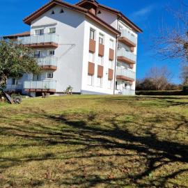 Apartamento Urdaibai Busturia cerca de la playa, hotel en Busturia