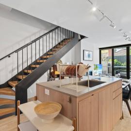 Chic Townhouse in South Yarra