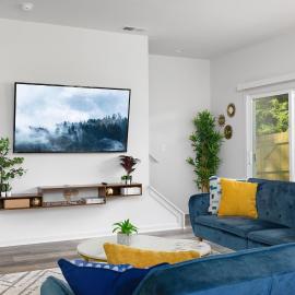 Fresh & Comfy Near Uptown with HotTub & Private Yard, hotel i Charlotte