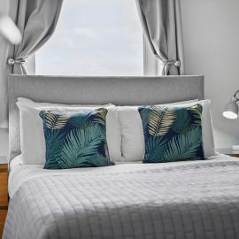 The Pinnacle by Cotels - CENTRAL LOCATION, PARKING, FIBRE WIFI, SMART TV, FULLY EQUIPPED KITCHEN