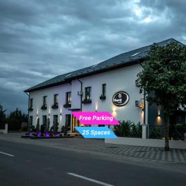 Burgundy, hotel em Ploiesti