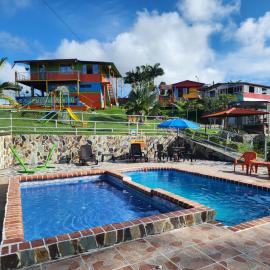 Alojamiento el jardin โรงแรมในฟิลานเดีย