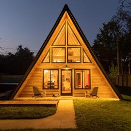 New Scandi-camp A-Frame, Hot Tub, Views, Walk Downtown, hotel in Black Mountain