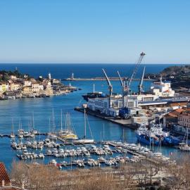Studio cabine avec terrasse ensoleillée à Port-Vendres - FR-1-309-256, hotel in Port-Vendres
