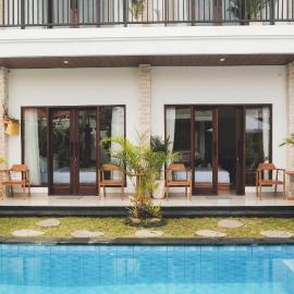 Evara Lifestyle Villa by Aayan, khách sạn ở Tabanan