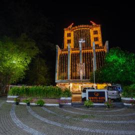 Hotel White Gate Residency -near to Vaikom Sri Mahadeva Temple, ξενοδοχείο σε Vaikom