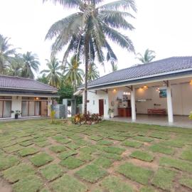 Walur Surf Villa II, Hotel in Wainapal