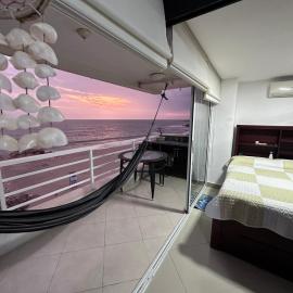 Ocean Suites 1 Exceptional frente al mar, hotel em Playas