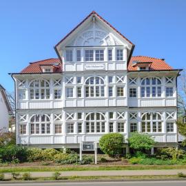 Villa Malepartus - Penthouse 09, hotel in Binz