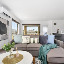 KozyGuru Pakenham Comfortable 4-Bedroom House, hotel a Pakenham