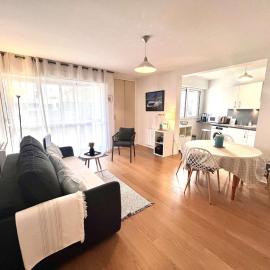 Appartement 3* à Bénodet, terrasse, parking, à 150m de la plage et thalasso - FR-1-481-49, hotel in Bénodet