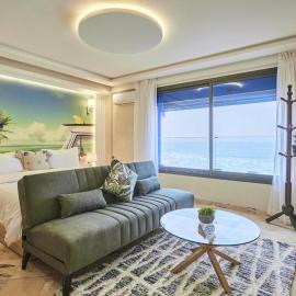 Amwaj Apt - Merlift Coastal Gem Beach at Your Doorstep, hotel in Mirleft
