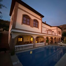 Cortijo de la luz App Sol community pool