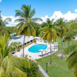 All Seasons Resort, hotel Saint Jamesben