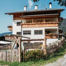 Großkarnaiderhof Ferienwohnungen-Bauernhof-Dolomiten-Natur Pur