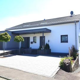 Ferienwohnung Gute Zeit - Apartment 1, hotell i Bleialf