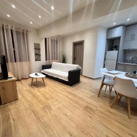 Milies Creekside Studio, hotelli kohteessa Milies