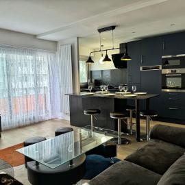 appartement spacieux、クリシーのホテル