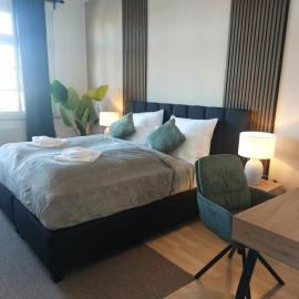 maremar - 116qm mit 2 Schlafzimmern - Perfekt für Familien - Holzmarkt - Luxus Boxspringbetten - Küche - Balkon - Arbeitsplätze, hotel en Verden