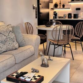 Lagonisi Luxury apartment 2 by the sea, hotel i Lagonisi
