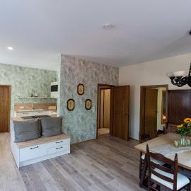 Ferienwohnung EG, Hotel in Rödental