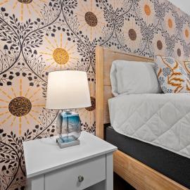 TreeHouse Lodge Walk to Beach Pet-Friendly 303