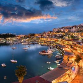 Central Piraeus port apartment – hotel w Pireusie