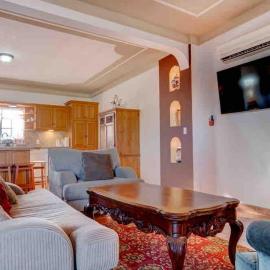CASA DEL MAR-- Sleeps 16, Pool, AC, Wi-Fi, Near Malecón